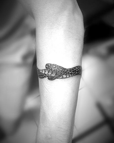 Ouroboros Armband Tattoo