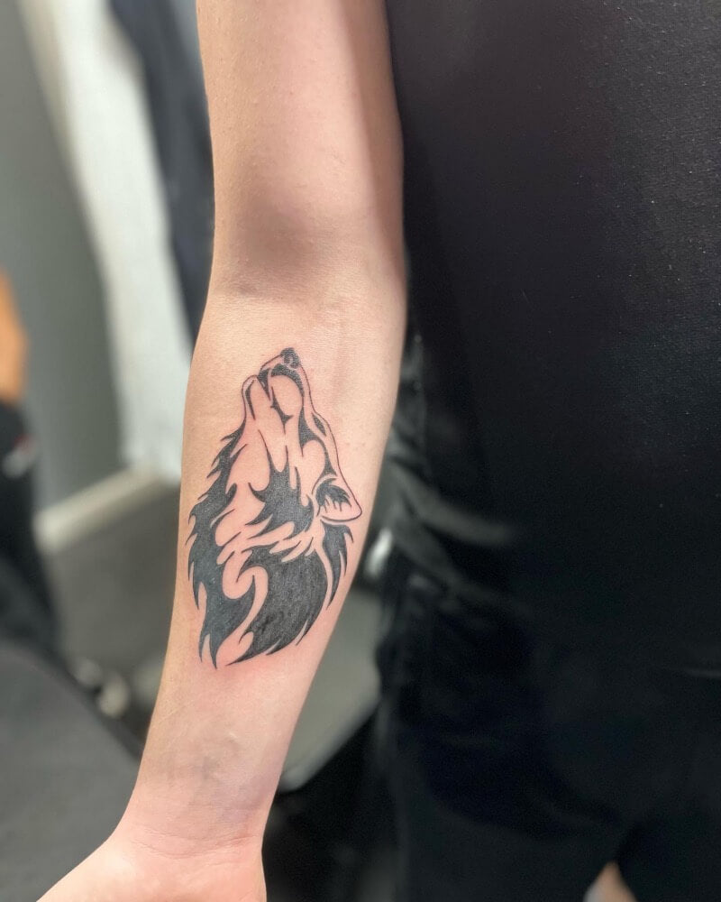 TRIBAL WOLF Tattoo