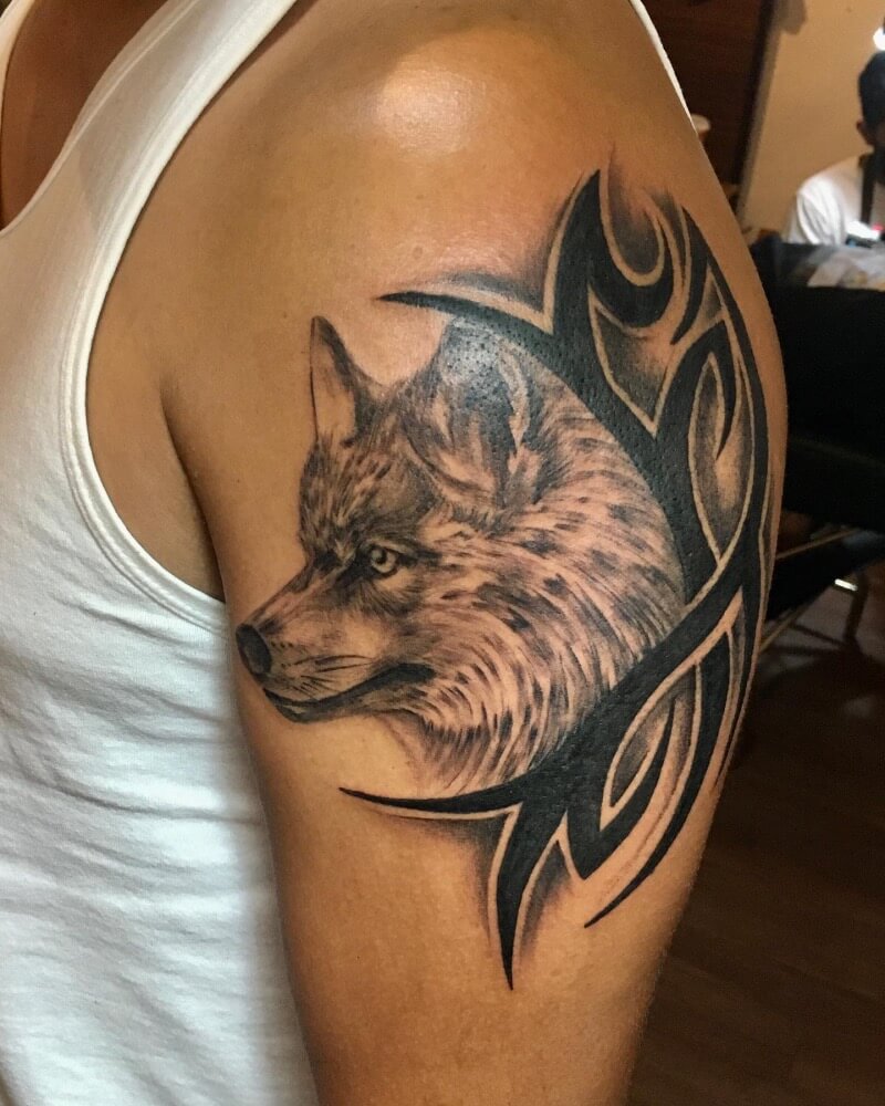 TRIBAL WOLF Tattoo