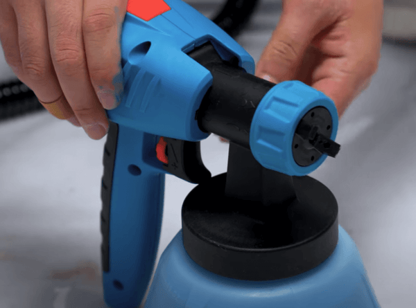 Pre-Use Adjustment of the Spray Gun