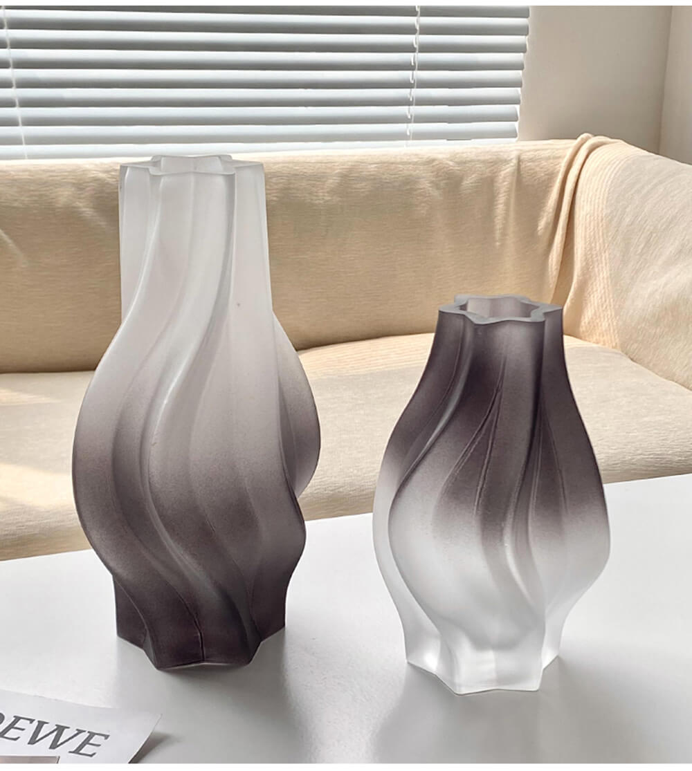 Black and White Gradient Vase