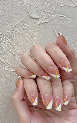 ongles français inclinés