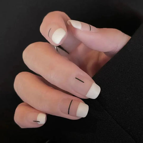 ongles français droits blancs