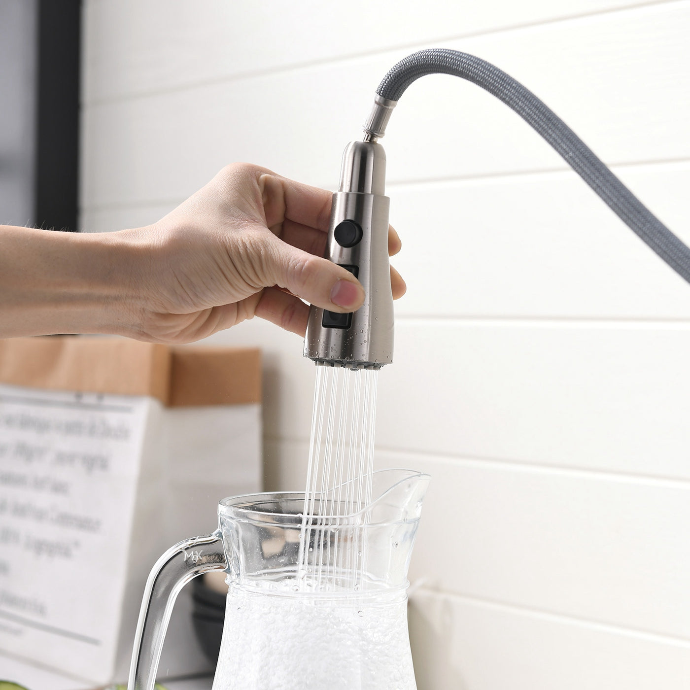 Single-Handle Touchless/Touch On Pull-Down Sprayer 2 Spray High Arc Kitchen Faucet with Deck Plate