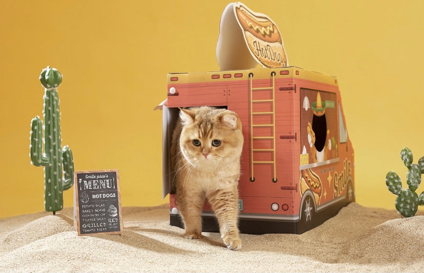 Hotdog car cat scratcher, scratch cardboard box