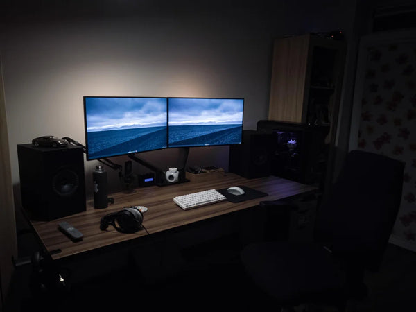 Video game room design ideas with Maidesite frame