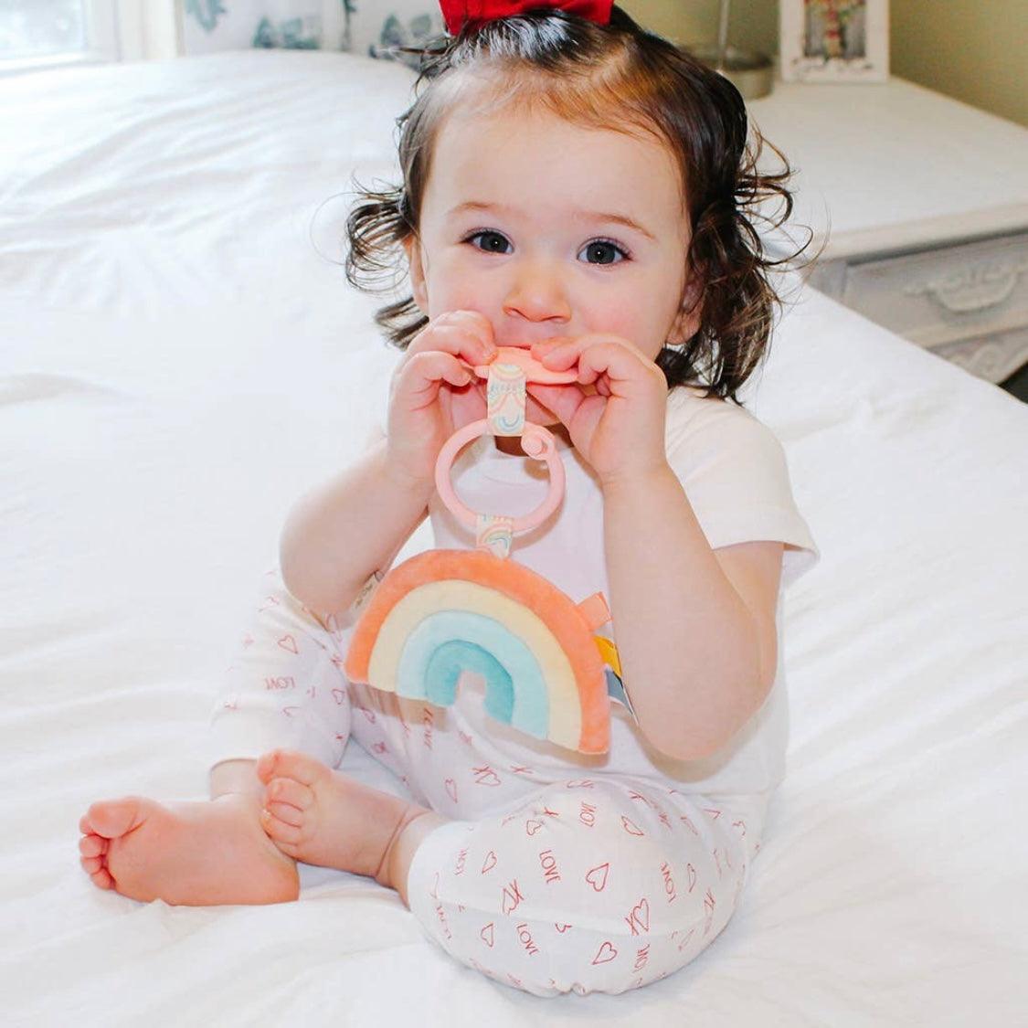 Itzy Pal? Rainbow Plush + Teether