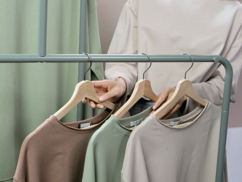 How to Choose Ideal Hangers for Closet?