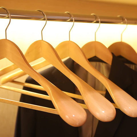 high grade classic wide shoulder wooden coat hanger