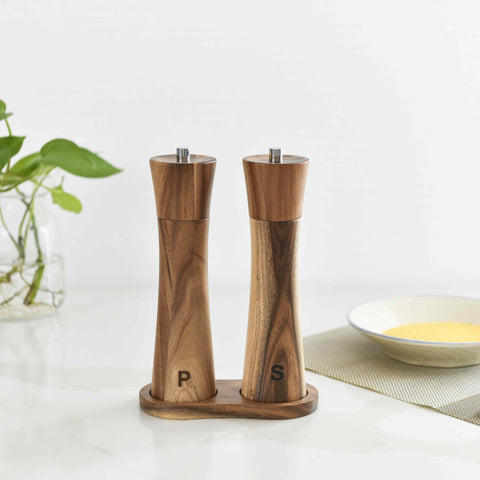 https://cdn.shopifycdn.net/s/files/1/0598/5350/4720/files/Pepper_and_Salt_Grinder_with_Wooden_Tray_2_480x480.jpg?v=1657702067