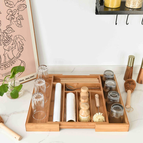 3 Easy Tips for Organizing Your Kitchen Drawer / Cabinet