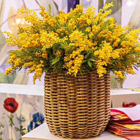 uses of wicker baskfor home decor - flower vase