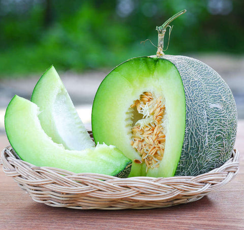 Use of Rattan basket to storage fruits