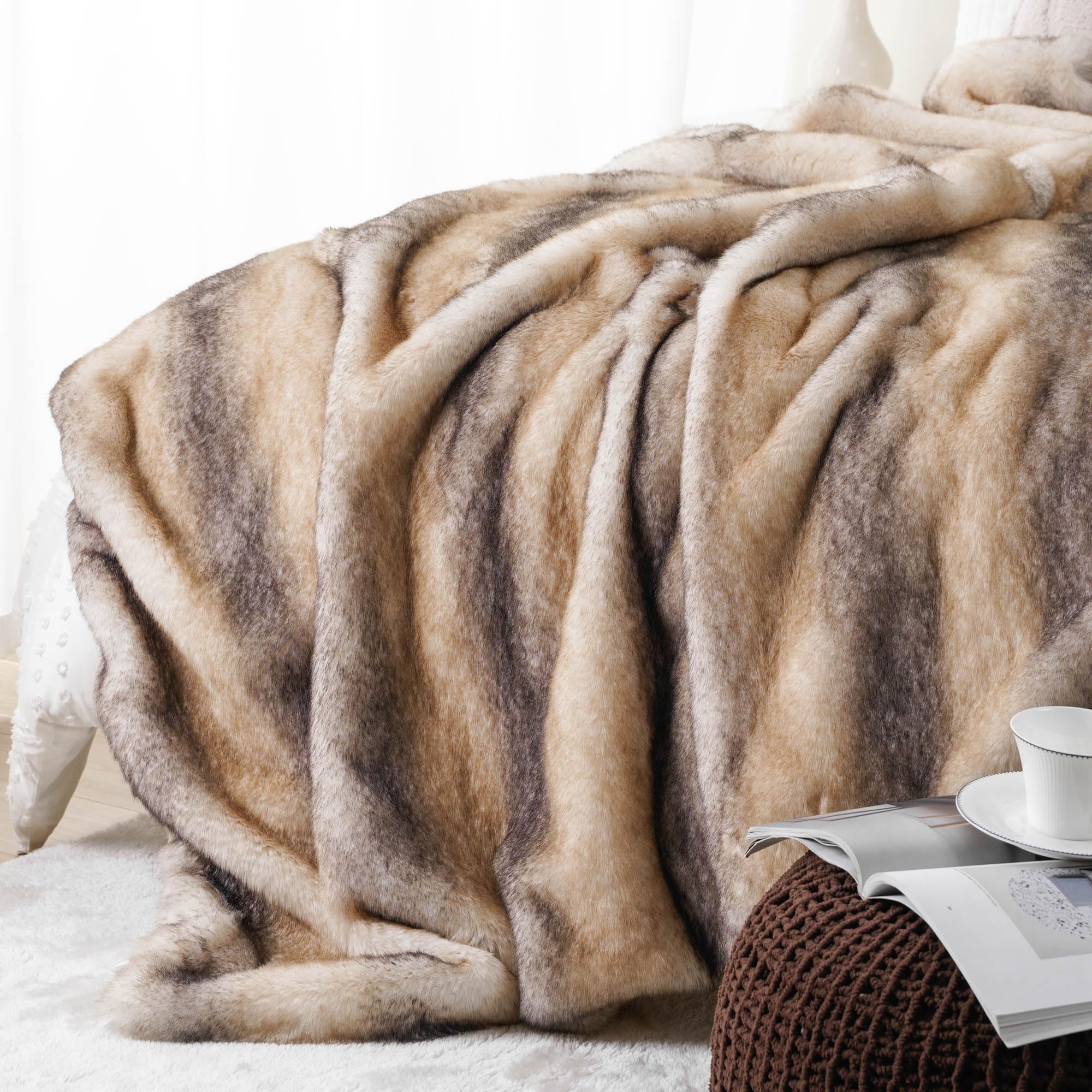 Luxury Faux Fur Throw Blanket, Soft Cozy Mink Fur Blanket for Couch, Sofa, Chair, Bed