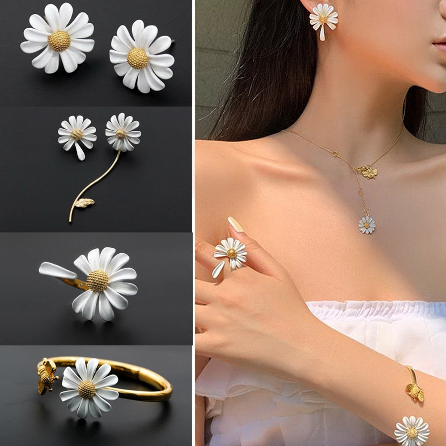 Korean Style Daisy Flower Asymmetrical Stud Earring Set for Women