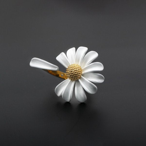 Korean Style Daisy Flower Asymmetrical Stud Earring Set for Women