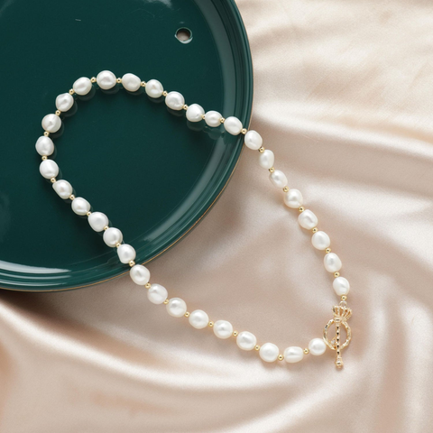 Mini Crown Circle Pendant Necklace | Pearl Necklace