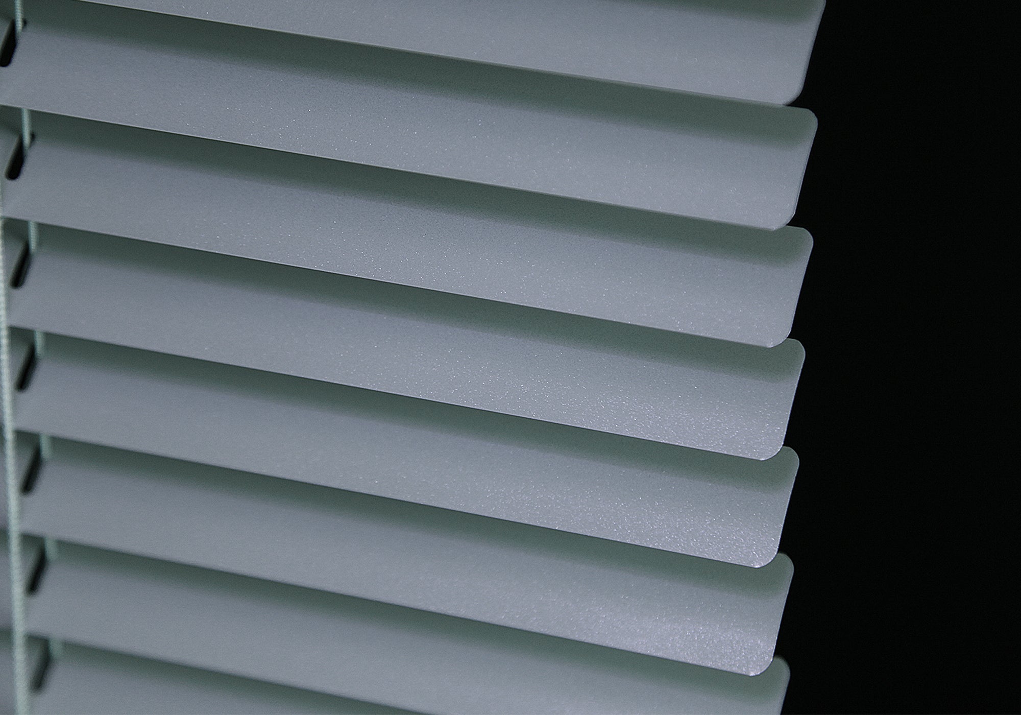 Aluminum White with Pearly-lustre B25427