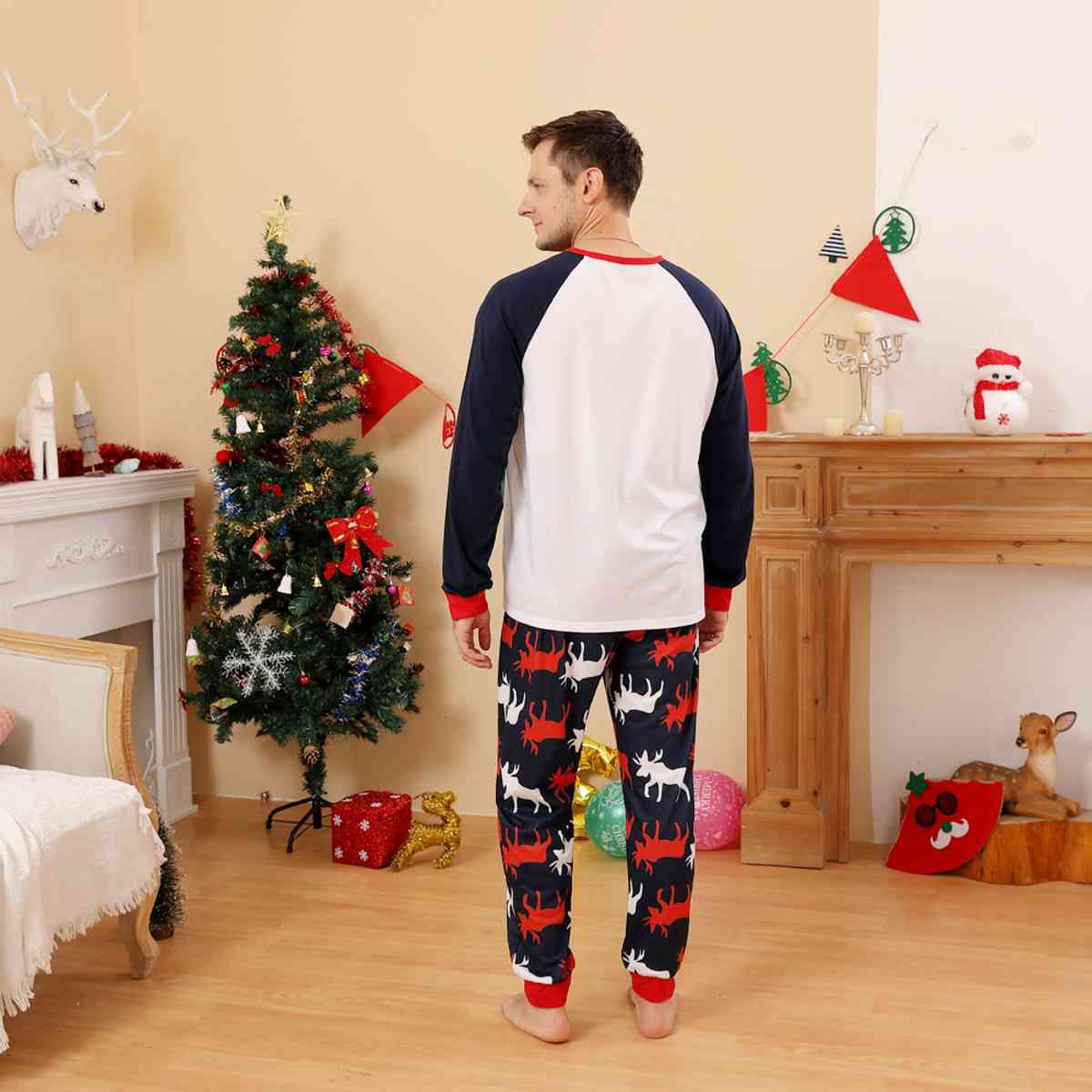 MERRY CHRISTMAS Graphic Top and Reindeer Pajama Set for Men