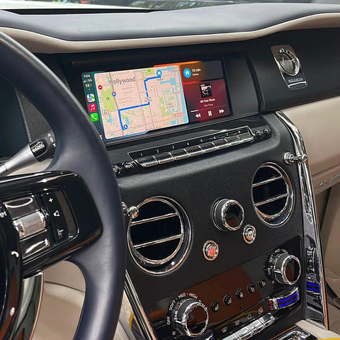 Rolls-Royce Cullinan apple music in car
