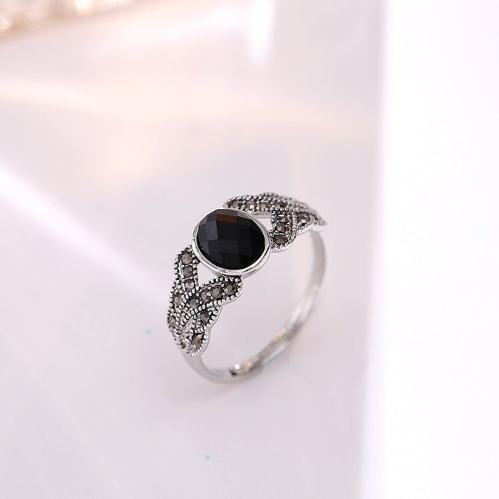 Hollow diamond vintage ring