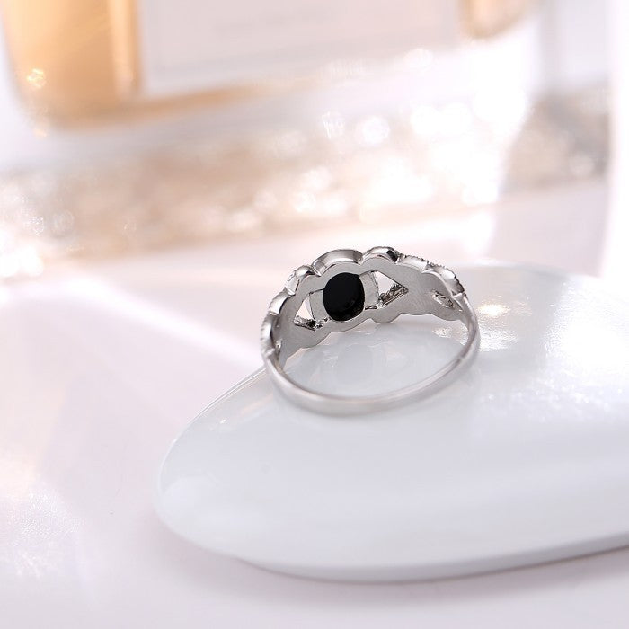 Hollow diamond vintage ring