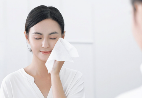 Face wipes in small packets