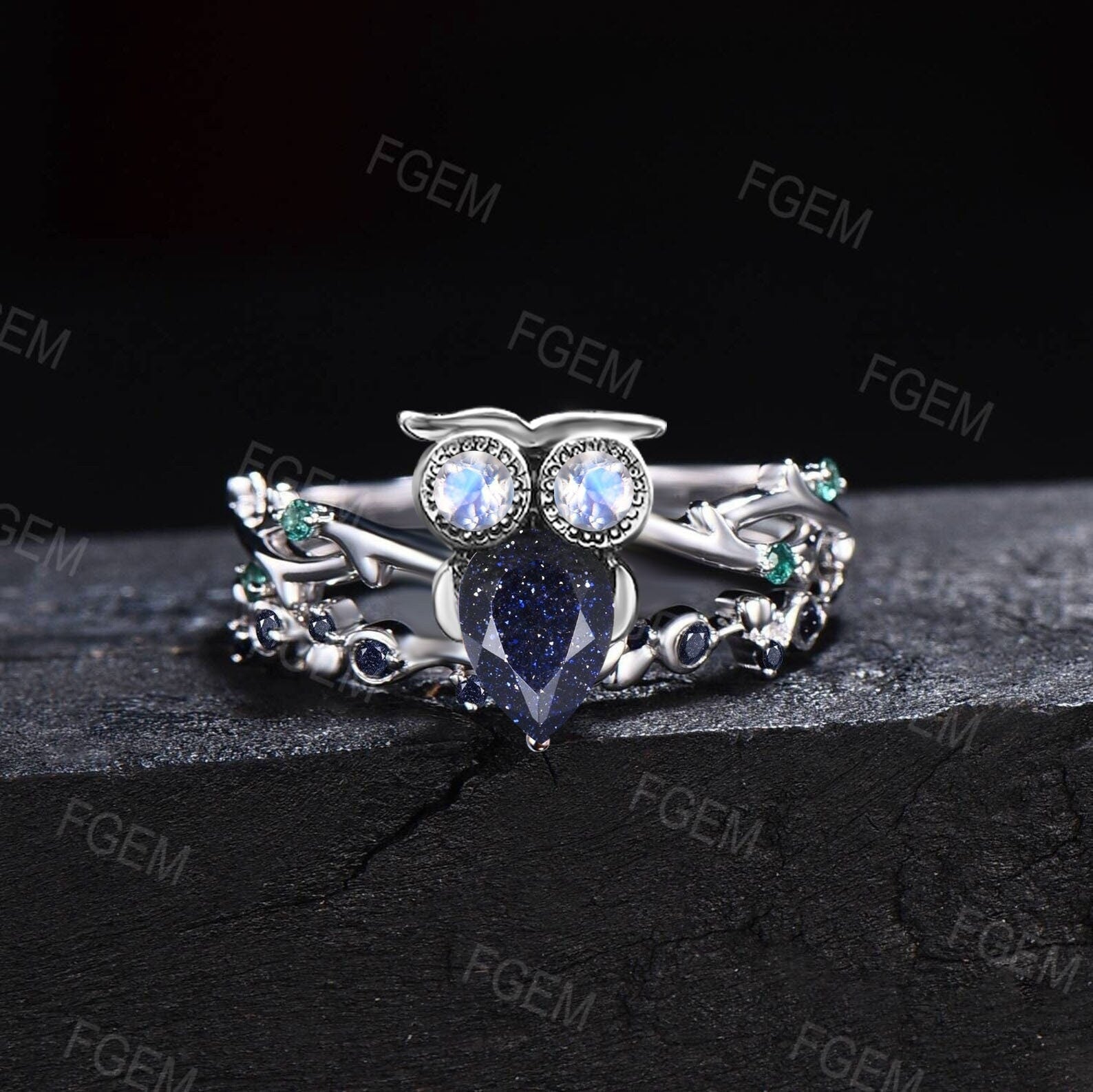 Nature Inspired Pear Shaped Starry Night Blue Sandstone Owl Engagement Ring Set Vintage Unique Owl Lover Ring Moonstone Emerald Wedding Ring