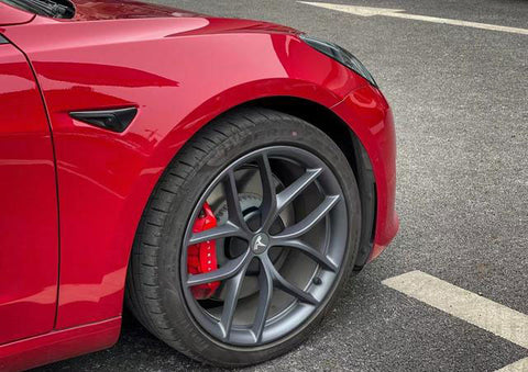 tesla model y Red Brake Calipers