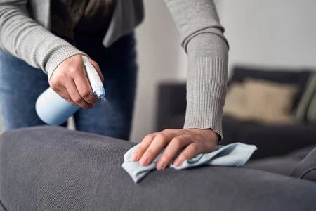 Hartnäckige Flecken punktuell behandeln
