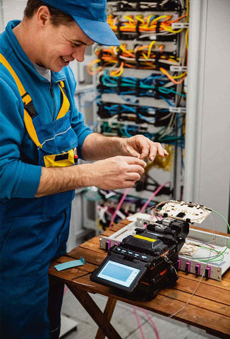 What does a Fusion Splicer do - splicermarket.com