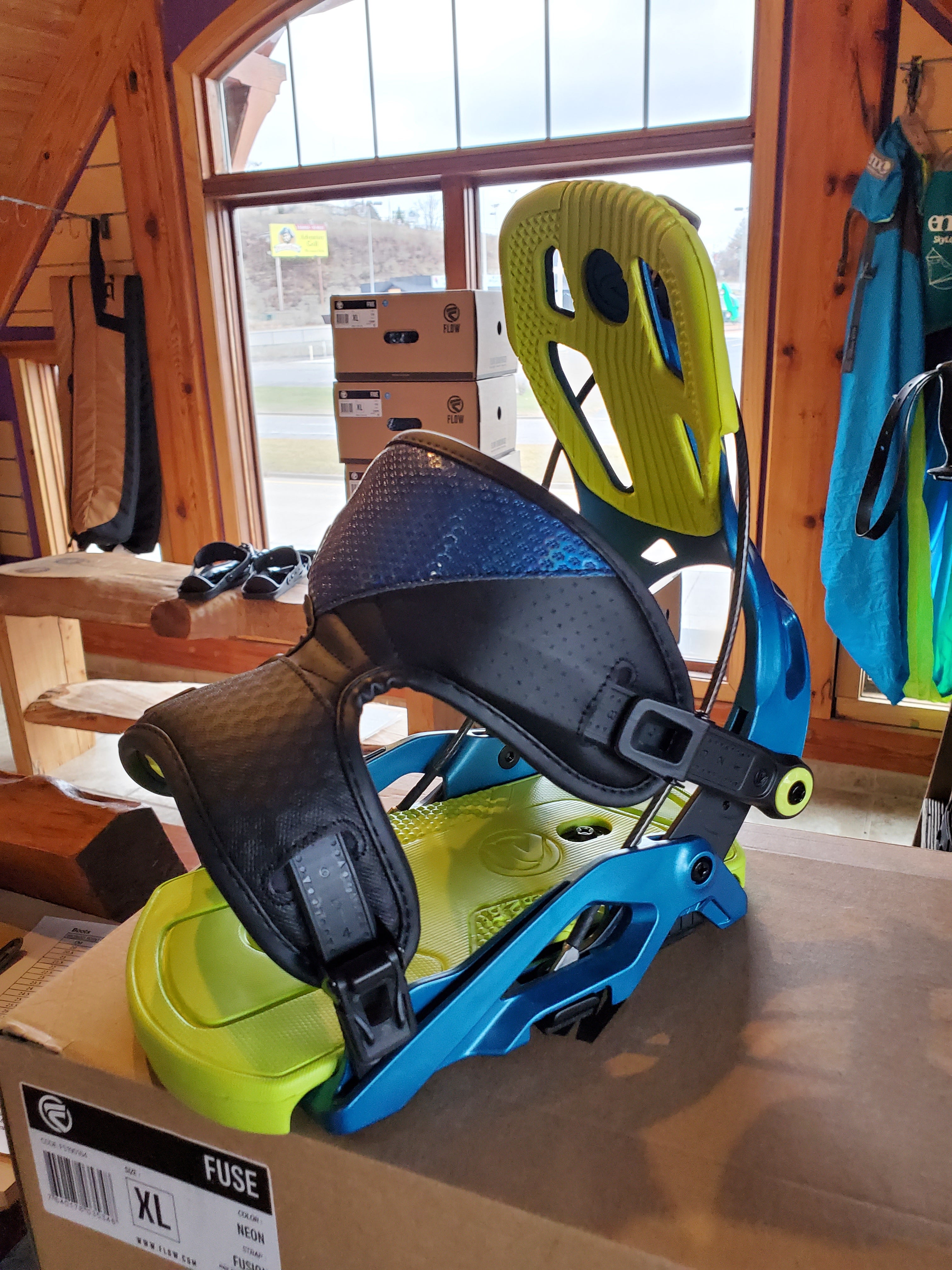 Flow Fuse Neon Snowboard Binding