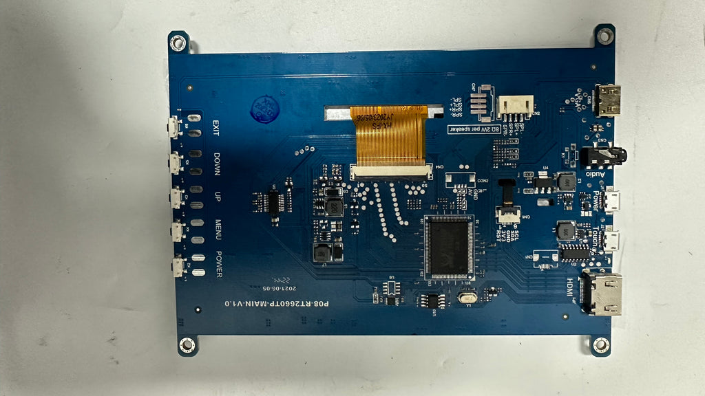 P2. 7 inchi Screen Back shows External Power Port