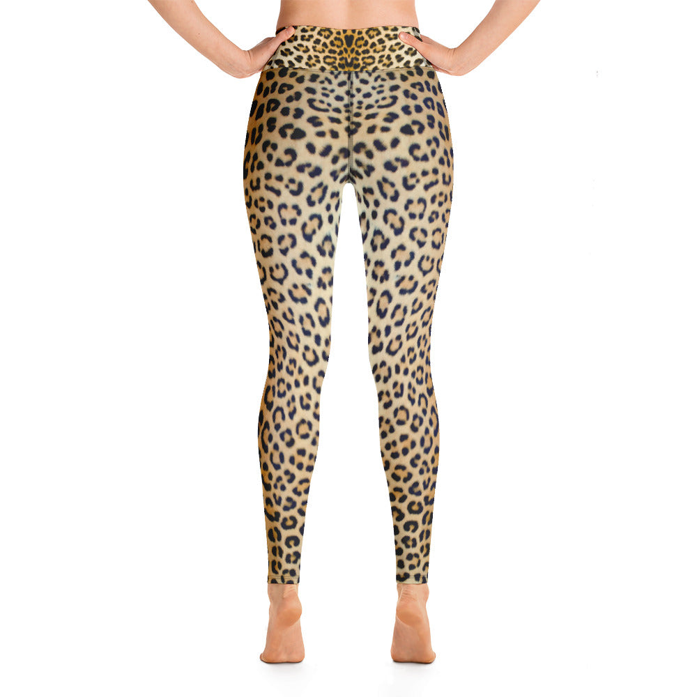 Women Set High-Rise Leggings in Leopard