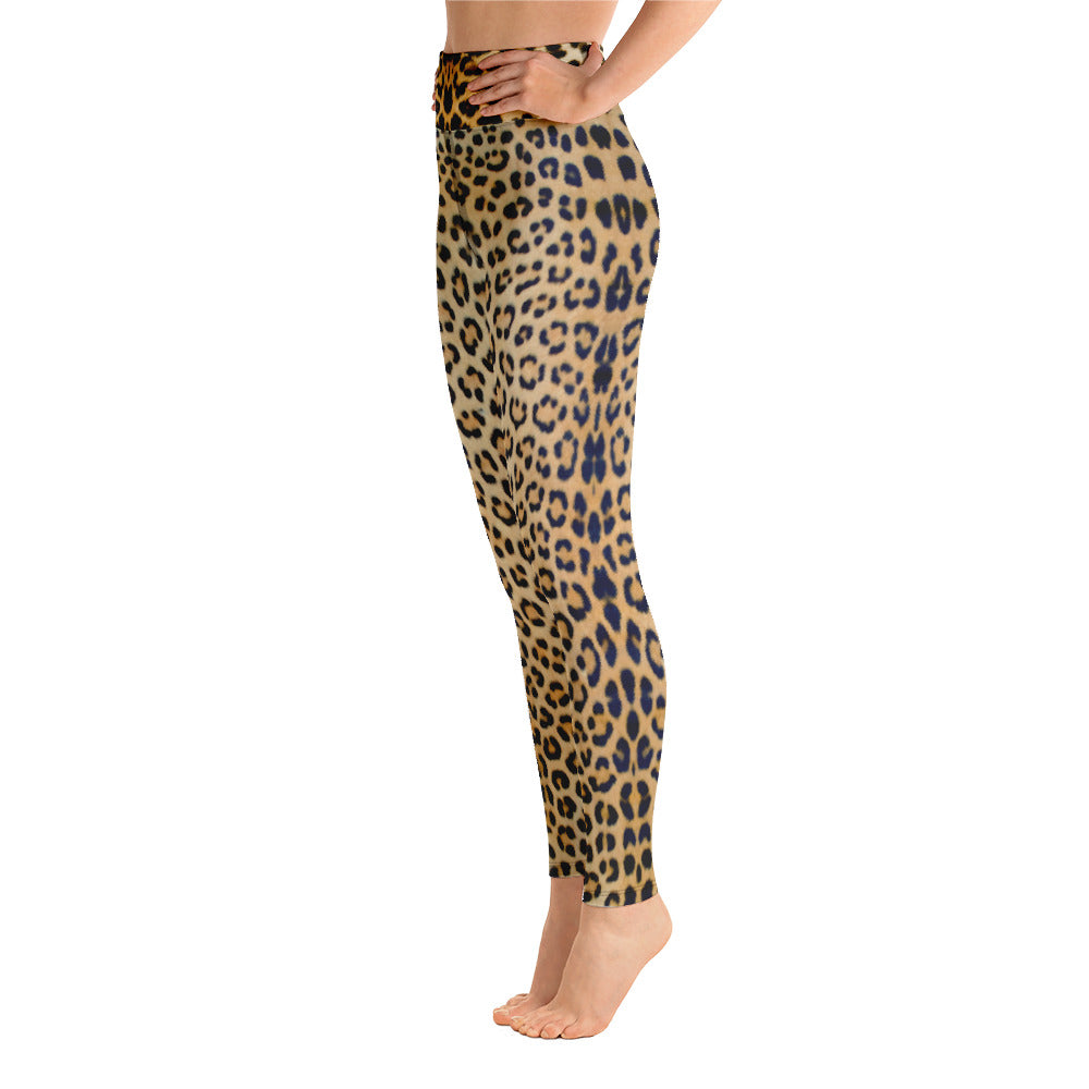 Women Set High-Rise Leggings in Leopard