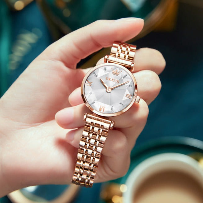 Luxury quartz watch for women that will cover your wrist with great class