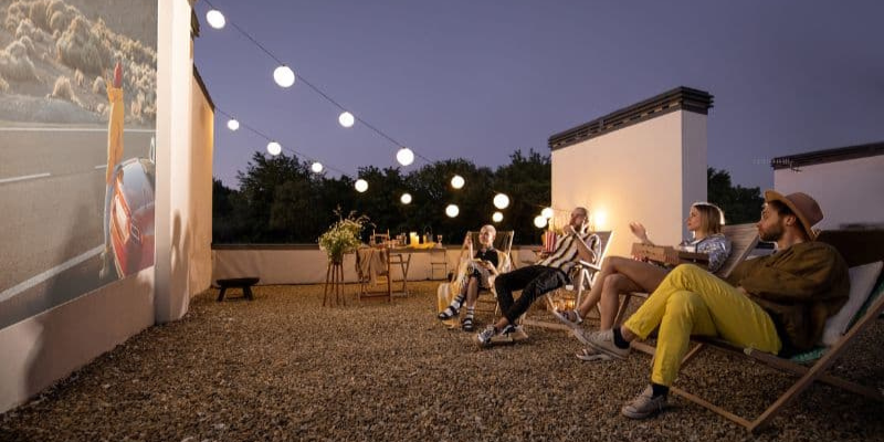 Pros of Outdoor Projectors