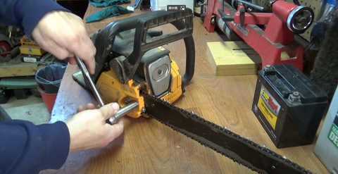 How to Replace a Chainsaw Chain for Poulan Pro 220LE Chainsaw Hipa