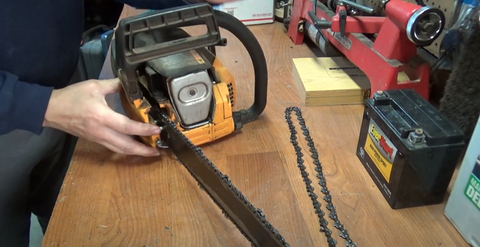 how to replace a chainsaw chain for chainsaw Poulan Pro 220LE