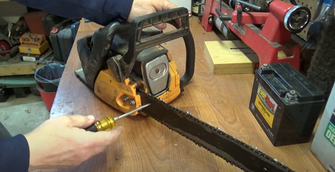 how to replace a chainsaw chain for chainsaw Poulan Pro 220LE