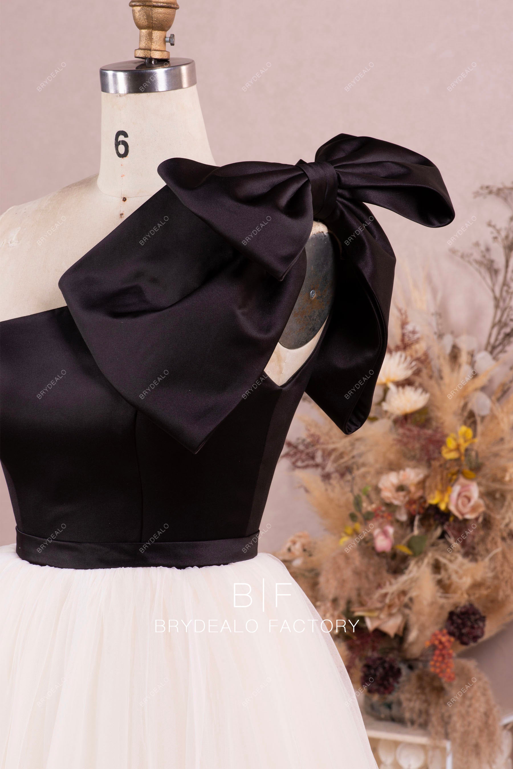 Black Satin Big Bow One-Shoulder Ivory Tulle Ball Gown Wedding Dress