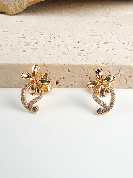 Laurentia Gold Colored Earrings