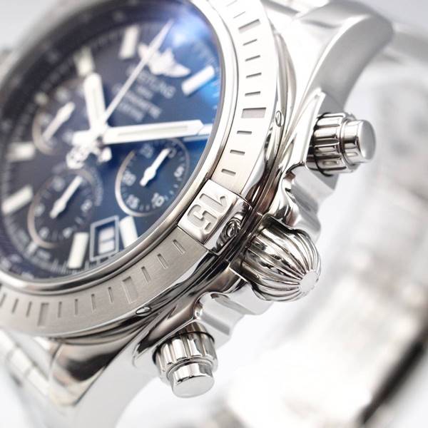 Breitling AB0115 Chronomat 44 Special Edition