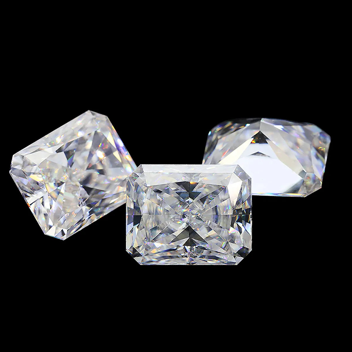 Diamond 1.20 Carat. Radiant Cut. E VVS2 - IGI Certified