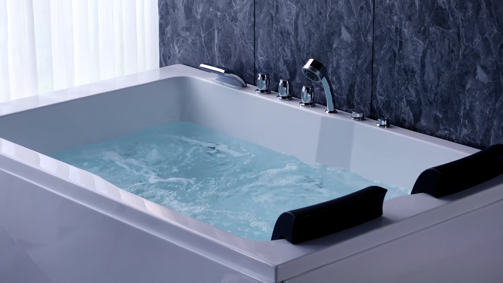 How Do You Benefit From Soaking In A Jacuzzi Bathtub?