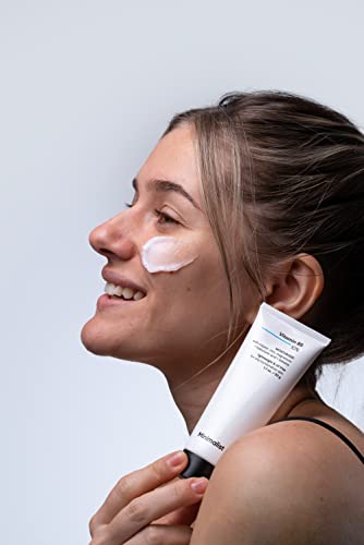 Minimalist 10% Vitamin B5 Gel Face Moisturizer For Oily & Acne Prone Skin | Oil-free | Fast Absorbing Lightweight Winter Cream | 50 g