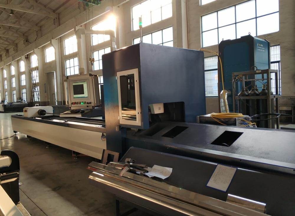 tube laser cutting machine with 2chuck