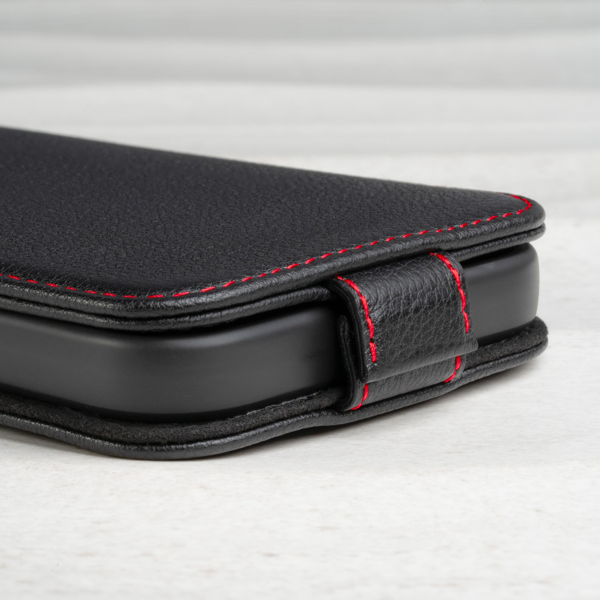 iPhone 14 Leather Flip Case (MagSafe Charging)