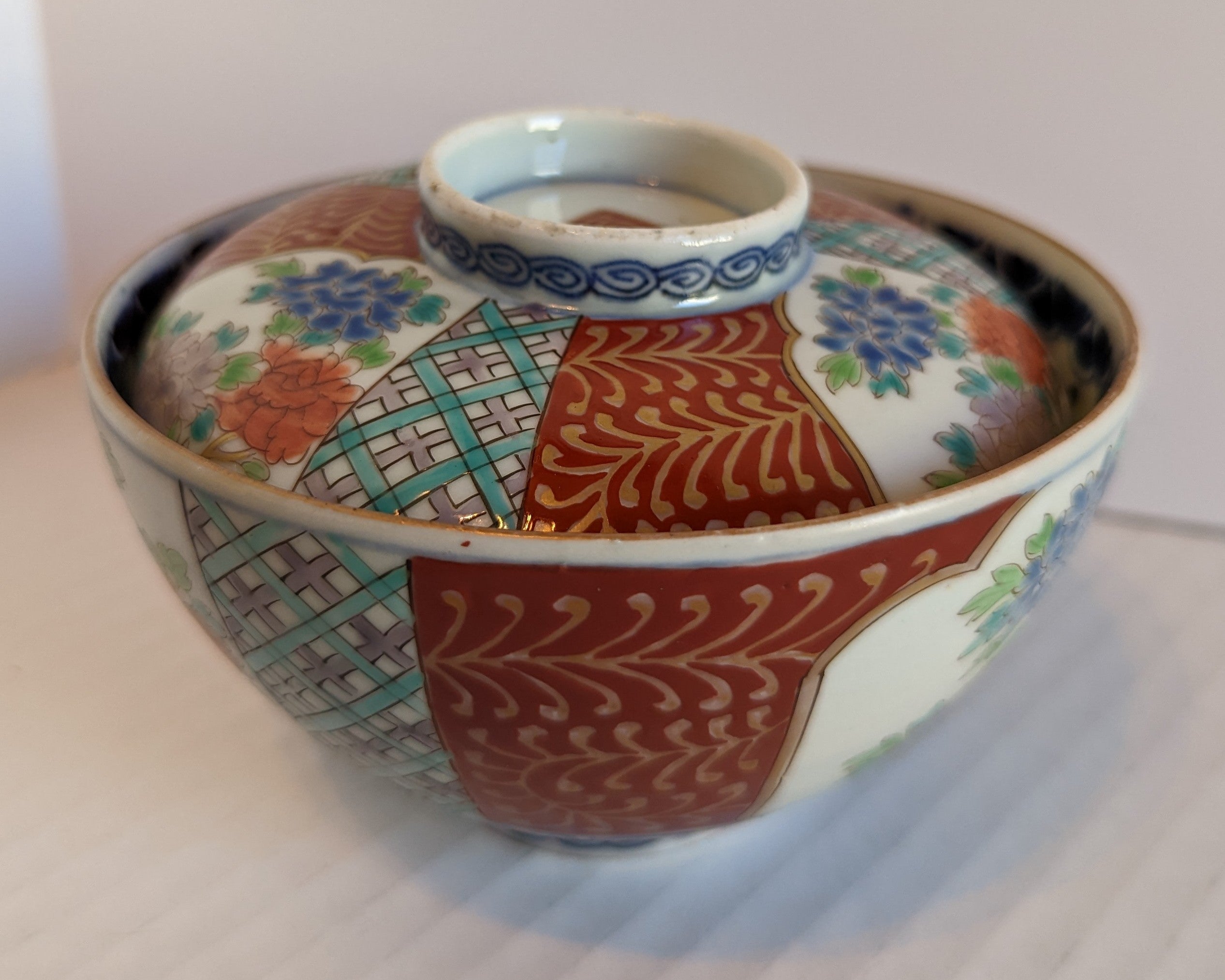 Antique Japanese Imari Ware Bowl/Lid