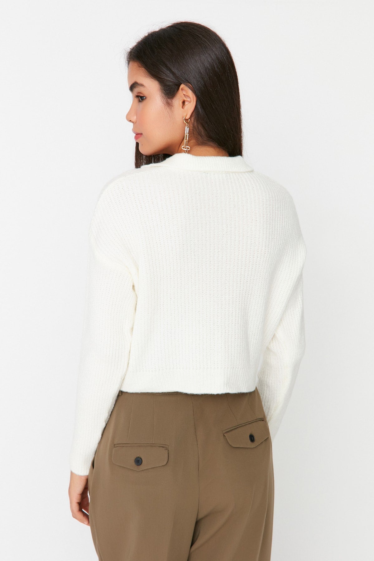 TRENDYOLM?LLA Crop Soft Textured Knitwear Sweater TWOAW23KZ01835